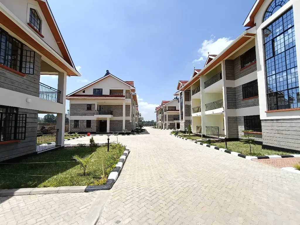Varsity estate kamakis